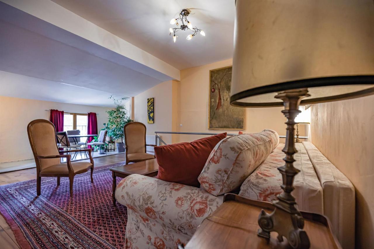 Sundrenched Relais De Poste In Serdinya Dış mekan fotoğraf