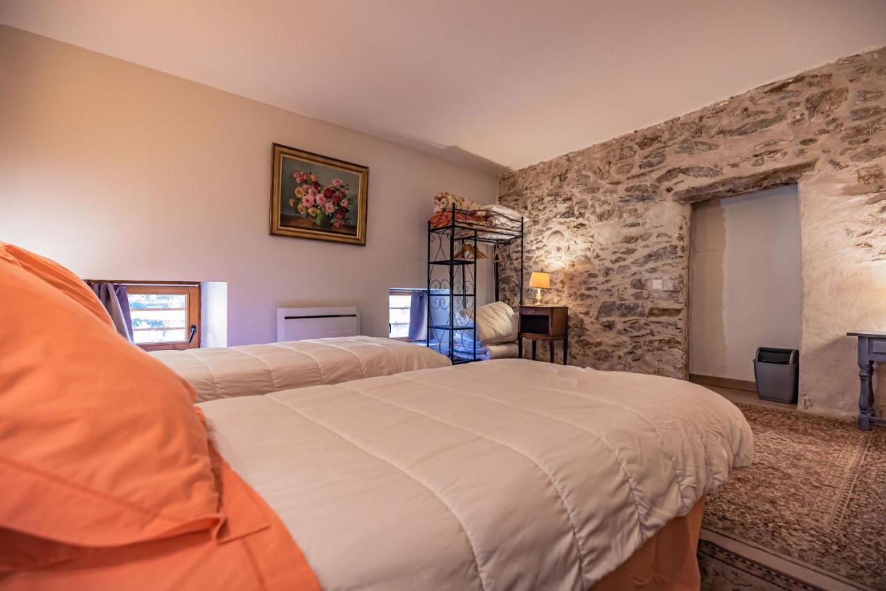 Sundrenched Relais De Poste In Serdinya Dış mekan fotoğraf