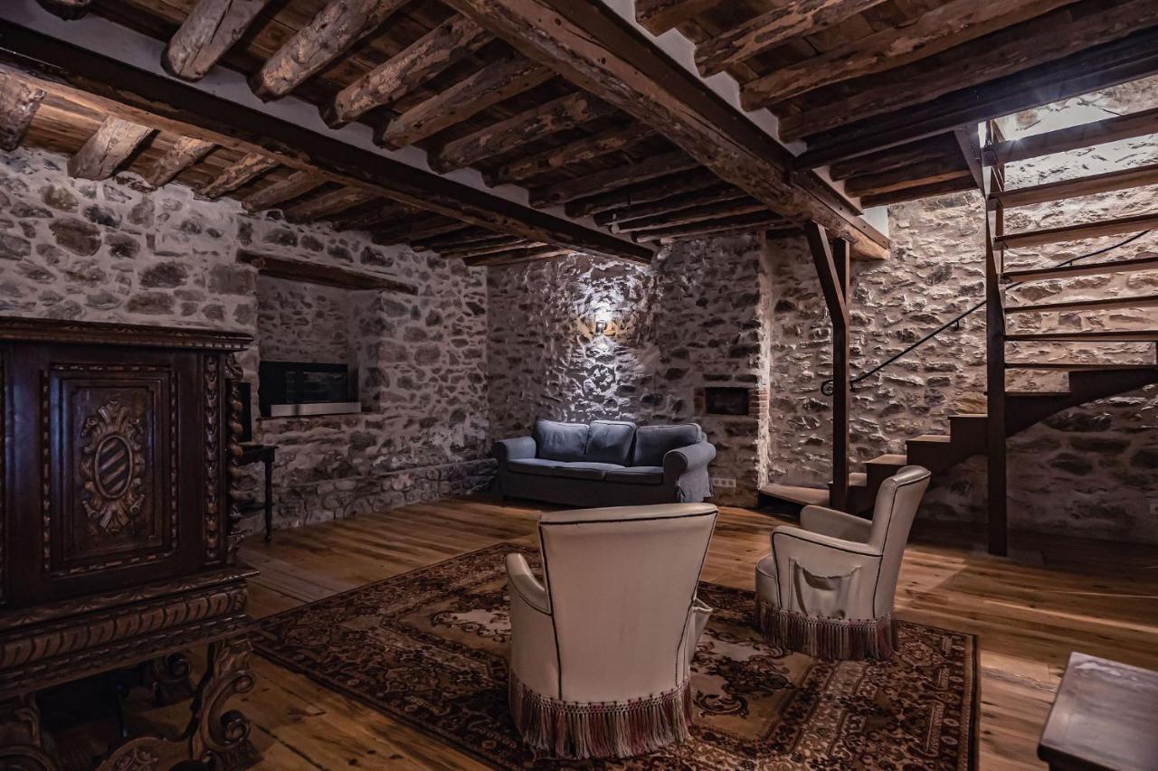 Sundrenched Relais De Poste In Serdinya Dış mekan fotoğraf