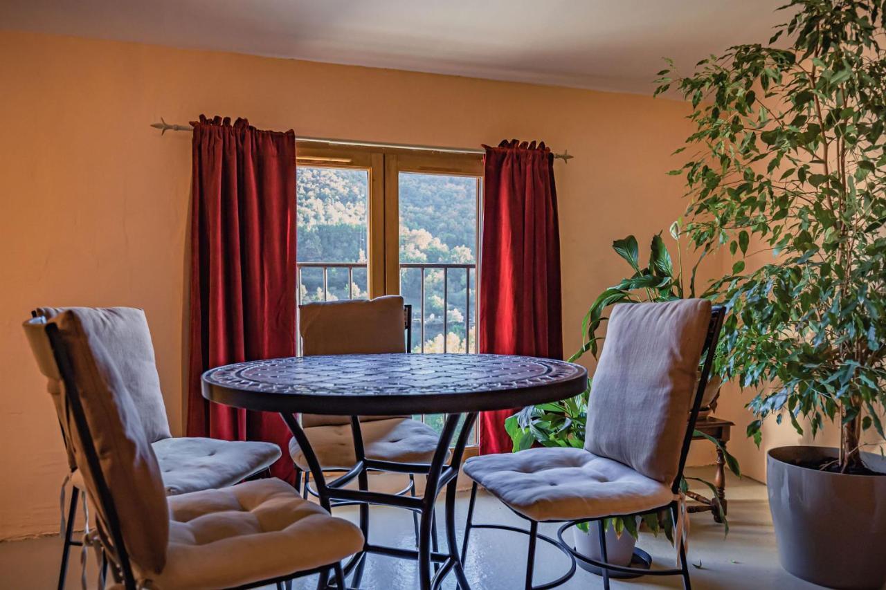 Sundrenched Relais De Poste In Serdinya Dış mekan fotoğraf