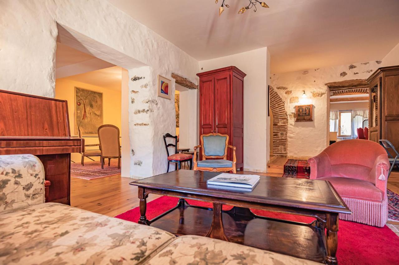 Sundrenched Relais De Poste In Serdinya Dış mekan fotoğraf