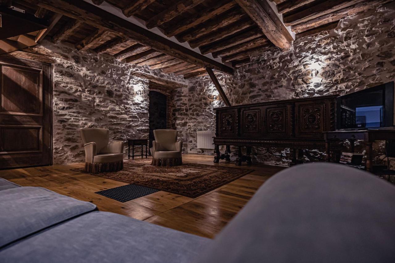 Sundrenched Relais De Poste In Serdinya Dış mekan fotoğraf